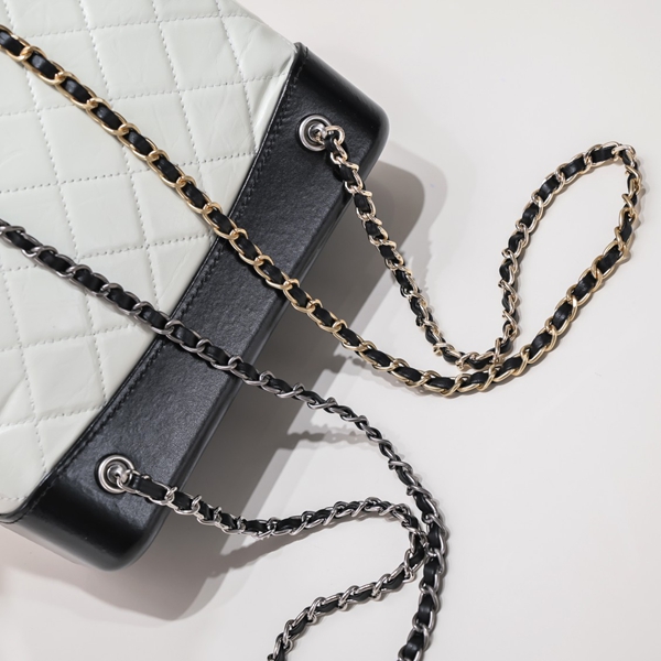 シャネルバッグ角部分ディテール